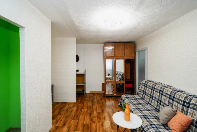 Купить квартиру в Омске. Вариант № 9098522, 17, площадь -  квм, цена 3950000 рублей