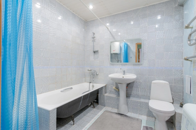 Купить четырехкомнатную квартиру в Вологде. Вариант № 18317, 12, площадь -  квм, цена 9700000 рублей