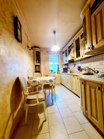 Купить квартиру в Москве. Вариант № 8535303, 8, площадь -  квм, цена 40000000 рублей