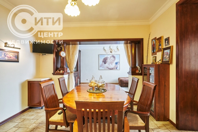 Купить четырехкомнатную квартиру в Воронеже. Вариант № 38700, 1, площадь - квм, цена 24550000 рублей