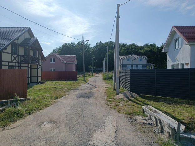 Купить земельный участок на улице Заозёрный проезд в Калининграде. Вариант № 3982710, 3, площадь -  квм, цена 1700000 рублей