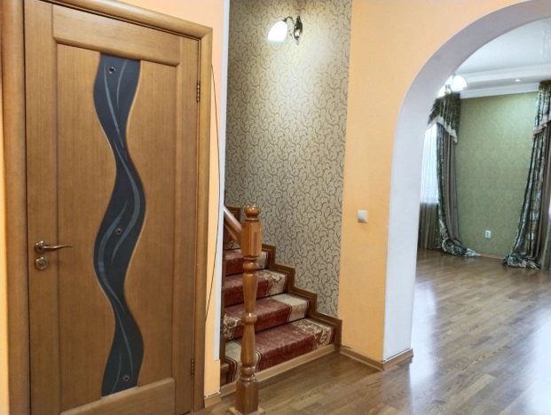 Снять квартиру в Тобольске. Вариант № 5104, 30, площадь -  квм, цена 180000 рублей