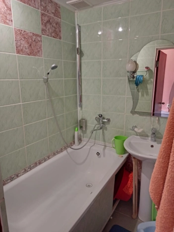 Купить трехкомнатную квартиру на улице Молодёжная в Республике Татарстан (татарстан). Вариант № 9446, 8, площадь -  квм, цена 3060000 рублей