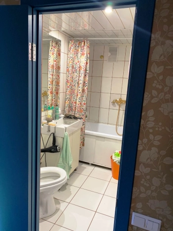 Купить трехкомнатную квартиру в Омске. Вариант № 6215543, 6, площадь -  квм, цена 5500000 рублей