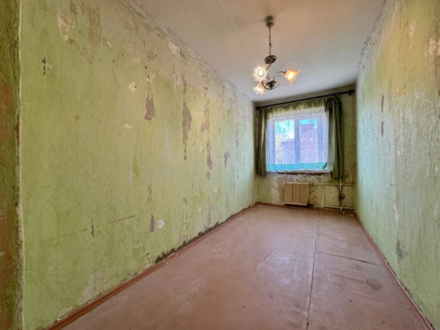 Купить трехкомнатную квартиру в Ярославской области. Вариант № 8841412, 4, площадь -  квм, цена 2600000 рублей