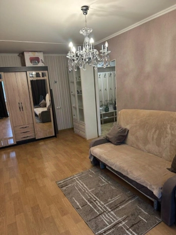 Купить однокомнатную квартиру на вторичке на улице Нижняя Красносельская в Москве. Вариант № 10493805, 3, площадь -  квм, цена 8800000 рублей