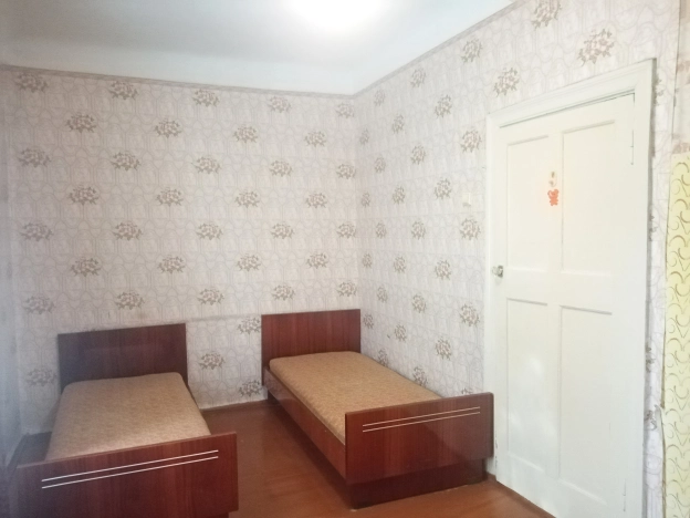 Купить трехкомнатную квартиру на улице Молодогвардейская в Омске. Вариант № 18174, 5, площадь -  квм, цена 4285000 рублей