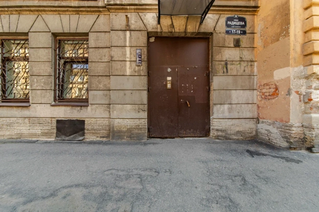 Купить Студию на вторичке на улице Радищева в Санкт-Петербурге. Вариант № 8434504, 41, площадь -  квм, цена 6400000 рублей