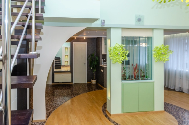 Купить четырехкомнатную квартиру в Новосибирской области. Вариант № 54718, 6, площадь -  квм, цена 16300000 рублей