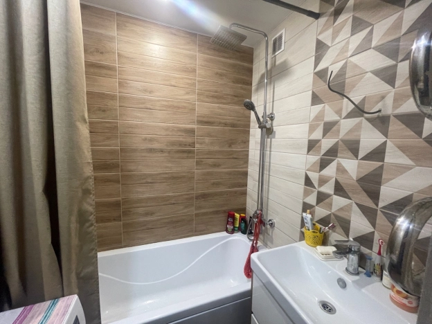 Купить двухкомнатную квартиру в Ярославской области. Вариант № 49762, 8, площадь -  квм, цена 3800000 рублей