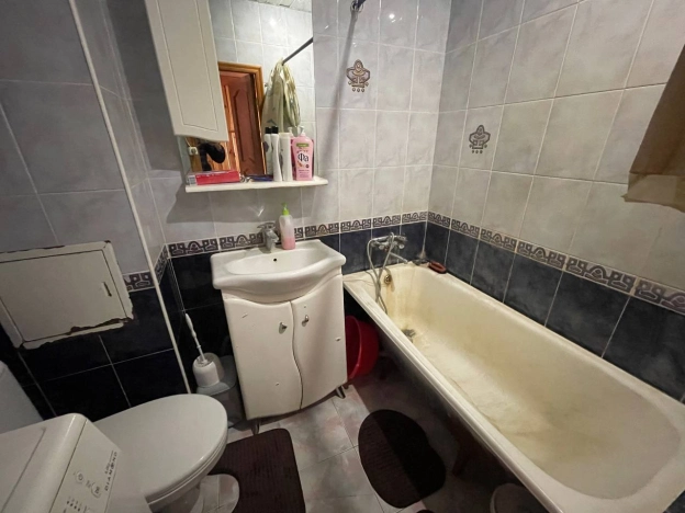 Купить трехкомнатную квартиру в Пушкине. Вариант № 33645, 10, площадь -  квм, цена 6700000 рублей