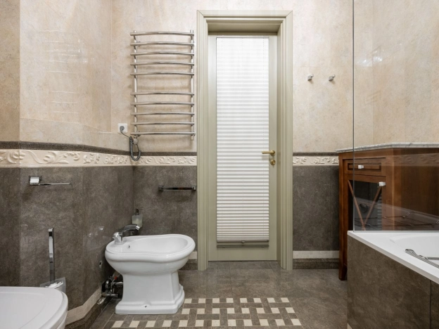 Купить квартиру в Москве. Вариант № 10443759, 40, площадь -  квм, цена 275000000 рублей