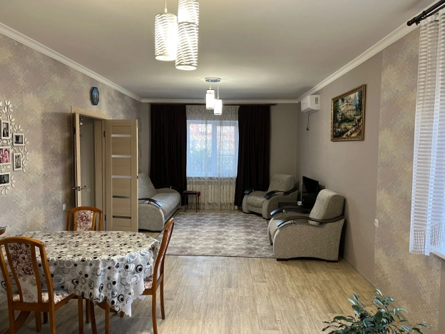 Купить дом в Элисте. Вариант № 6271409, 1, площадь -  квм, цена 8600000 рублей