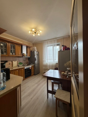 Купить двухкомнатную квартиру у метро Октябрьская в Новосибирске. Вариант № 19196, 16, площадь -  квм, цена 9990000 рублей