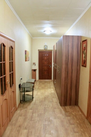 Купить трехкомнатную квартиру в Ростовской области. Вариант № 9316320, 9, площадь -  квм, цена 7500000 рублей