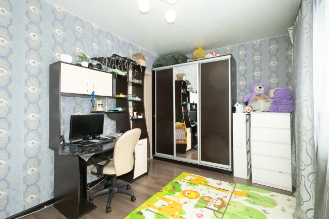 Купить квартиру на улице Плющихинская в Новосибирске. Вариант № 10689, 4, площадь -  квм, цена 5640000 рублей