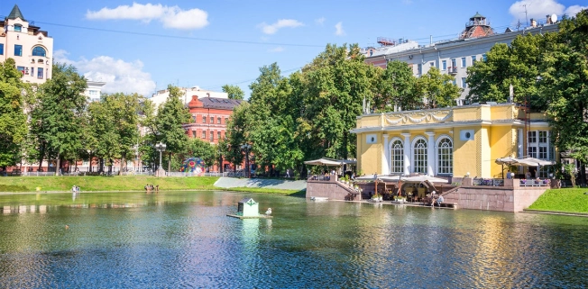 Купить четырехкомнатную квартиру в ЦАО в Москве. Вариант № 14595, 10, площадь -  квм, цена 230000000 рублей