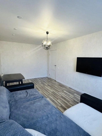 Купить трехкомнатную квартиру в Иркутске. Вариант № 9337659, 6, площадь -  квм, цена 8100000 рублей