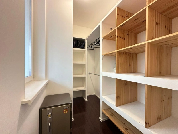 Купить трехкомнатную квартиру у метро Коммунарка в Москве. Вариант № 9840491, 7, площадь -  квм, цена 33999999 рублей