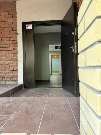 Снять коммерческую недвижимость в Омске. Вариант № 9145953, 24, площадь -  квм, цена 85000 рублей