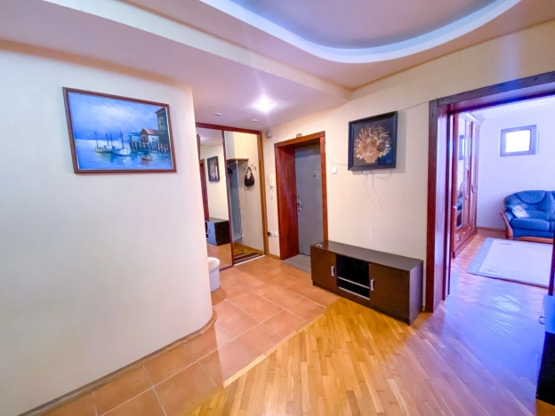 Купить трехкомнатную квартиру в Краснодарском крае. Вариант № 2540618, 7, площадь -  квм, цена 43000000 рублей