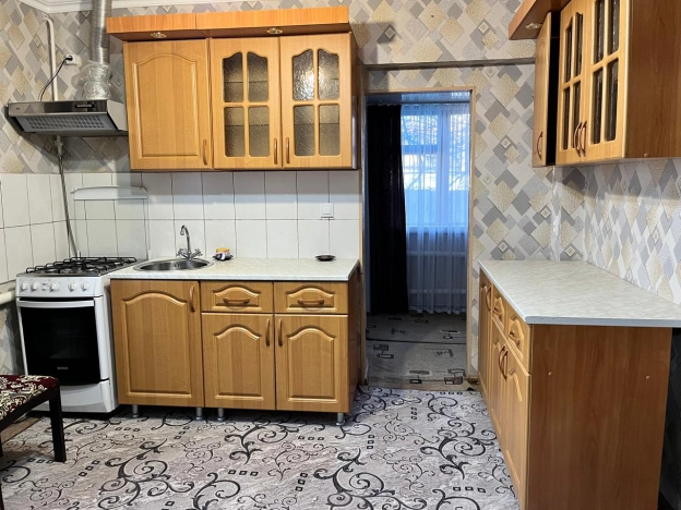 Купить трехкомнатную квартиру в районе Западный в Элисте. Вариант № 6391, 6, площадь -  квм, цена 4650000 рублей