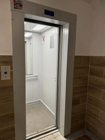 Купить однокомнатную квартиру в Омске. Вариант № 6153329, 23, площадь -  квм, цена 3950000 рублей