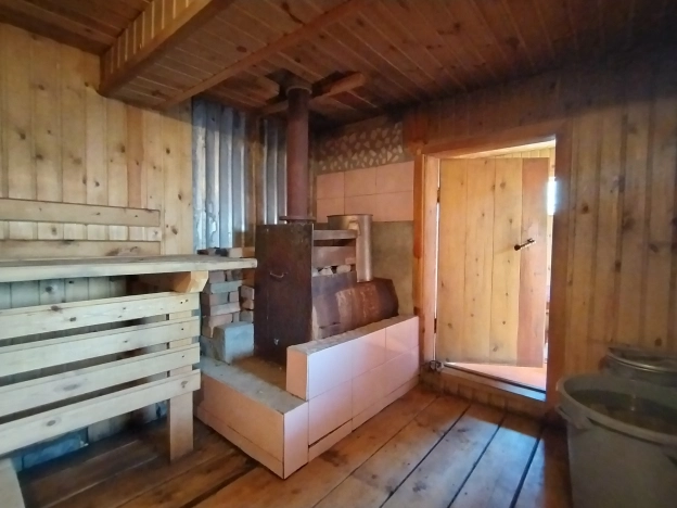 Купить дом на улице Набережная в Тюменской области. Вариант № 56332, 33, площадь -  квм, цена 3200000 рублей