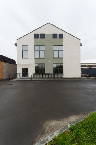 Снять коммерческую недвижимость в Тобольске. Вариант № 1115, 1, площадь -  квм, цена 180000 рублей