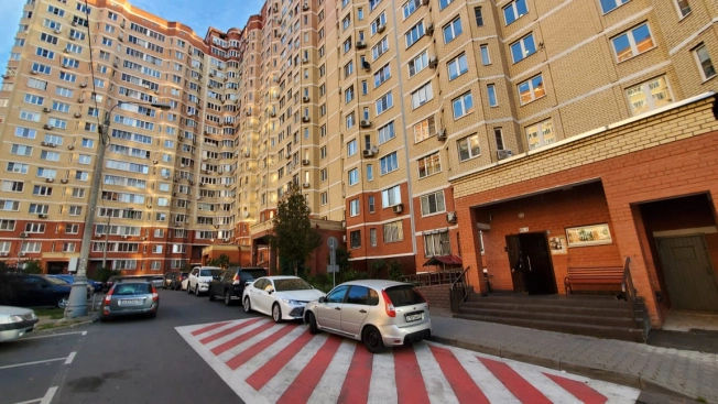 Купить квартиру у метро Филатов луг в Москве. Вариант № 6631755, 28, площадь - квм, цена 12350000 рублей