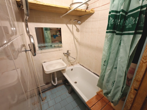 Купить квартиру в Белгороде. Вариант № 10339302, 8, площадь -  квм, цена 4050000 рублей