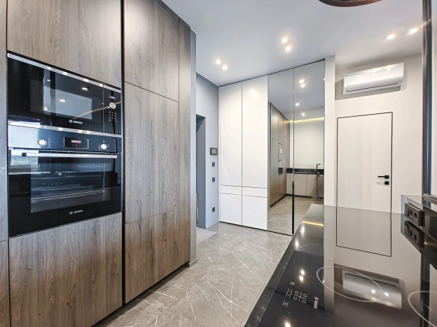 Купить квартиру в районе Октябрьский в Новосибирске. Вариант № 2030620, 10, площадь -  квм, цена 18290000 рублей