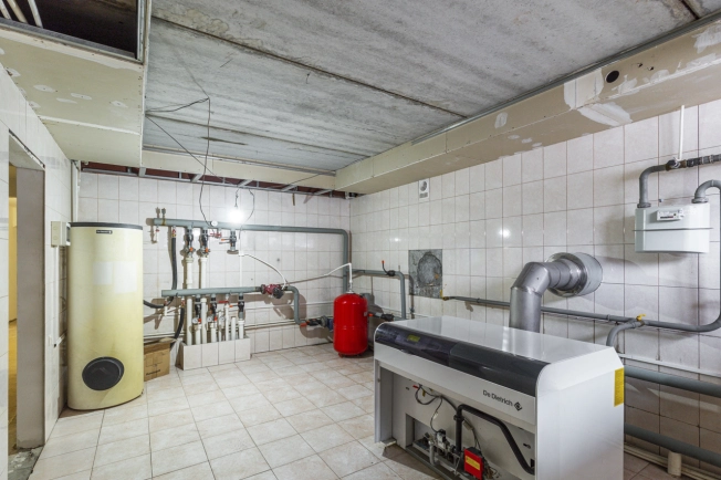 Купить дом в Омске. Вариант № 17590, 16, площадь -  квм, цена 40000000 рублей