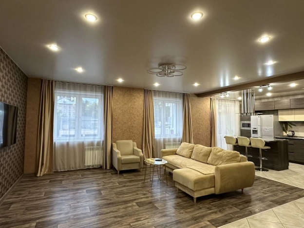 Купить трехкомнатную квартиру в Новосибирской области. Вариант № 7996902, 10, площадь -  квм, цена 20900000 рублей