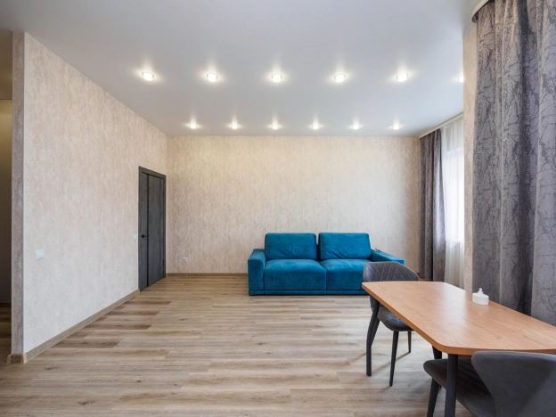 Купить однокомнатную квартиру в Омске. Вариант № 3993778, 4, площадь -  квм, цена 6600000 рублей