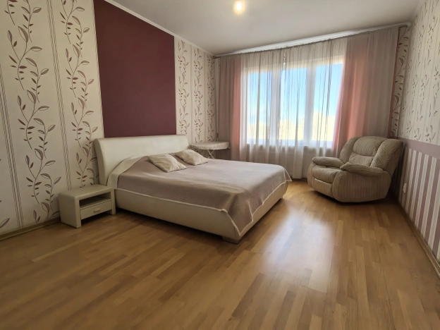 Купить трехкомнатную квартиру в Калининграде. Вариант № 6700884, 12, площадь -  квм, цена 19900000 рублей