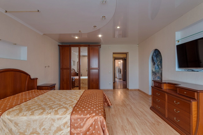 Купить четырехкомнатную квартиру в Вологде. Вариант № 53857, 34, площадь -  квм, цена 16900000 рублей