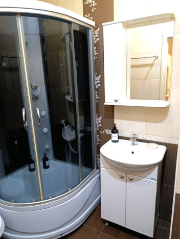 Купить двухкомнатную квартиру в Иркутске. Вариант № 8904936, 17, площадь -  квм, цена 8200000 рублей