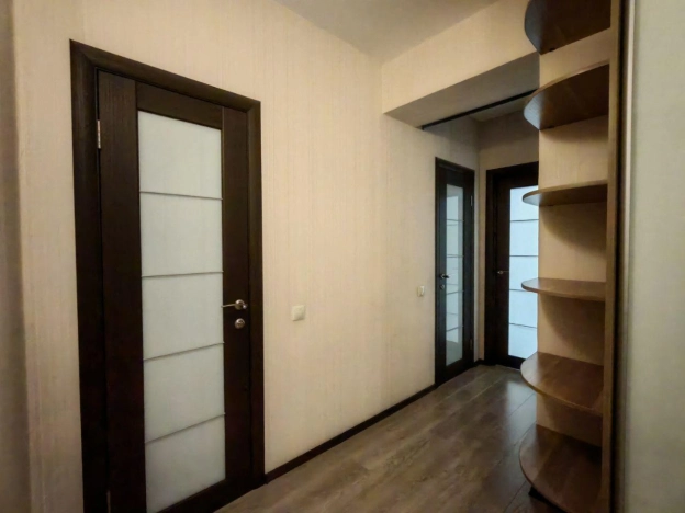 Купить трехкомнатную квартиру в Новосибирске. Вариант № 9561913, 2, площадь -  квм, цена 9900000 рублей