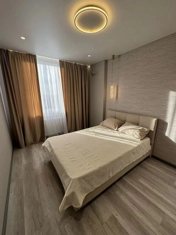 Купить трехкомнатную квартиру в районе Ворошиловский в Ростове-на-Дону. Вариант № 25091, 1, площадь -  квм, цена 12500000 рублей