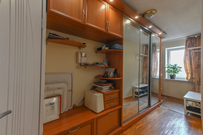 Купить трехкомнатную квартиру в Ростовской области. Вариант № 3414508, 18, площадь -  квм, цена 12950000 рублей