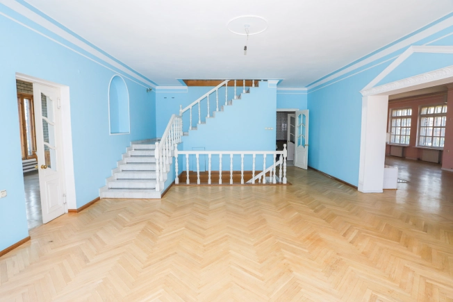 Купить дом на улице переулок Гоголя в Краснодаре. Вариант № 2953, 8, площадь -  квм, цена 27500000 рублей