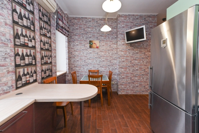 Купить трехкомнатную квартиру в Ростовской области. Вариант № 9589895, 8, площадь -  квм, цена 15500000 рублей