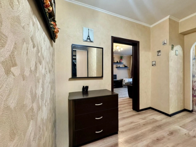 Купить квартиру в Москве. Вариант № 9900496, 4, площадь -  квм, цена 9470000 рублей