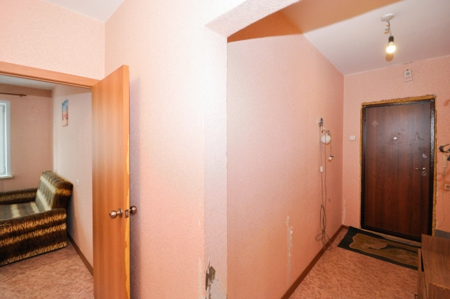 Купить однокомнатную квартиру в Новосибирске. Вариант № 9246164, 13, площадь -  квм, цена 3670000 рублей