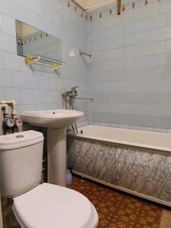 Купить однокомнатную квартиру в Новосибирске. Вариант № 9303586, 16, площадь -  квм, цена 2950000 рублей