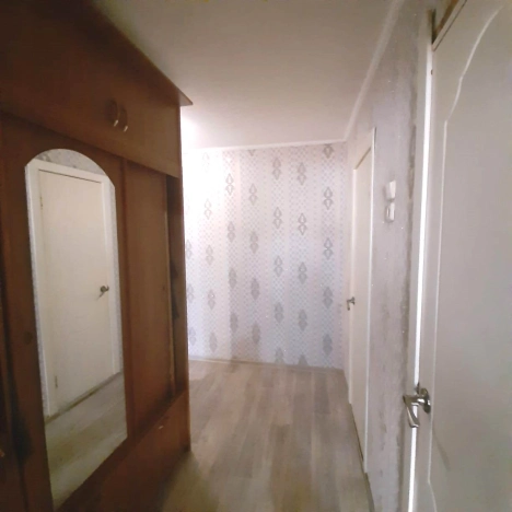 Купить трехкомнатную квартиру в Омске. Вариант № 7970, 6, площадь -  квм, цена 4500000 рублей