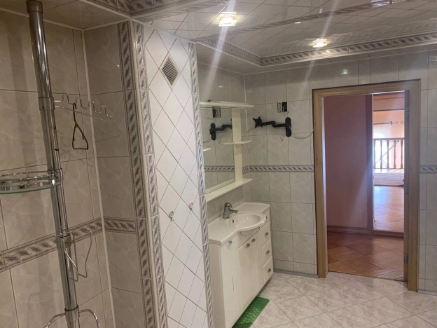 Купить четырехкомнатную квартиру в Вологде. Вариант № 3445, 31, площадь -  квм, цена 19700000 рублей