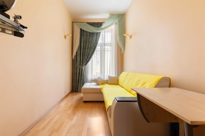 Купить пятикомнатную квартиру в Санкт-Петербурге. Вариант № 59895, 13, площадь -  квм, цена 50400000 рублей