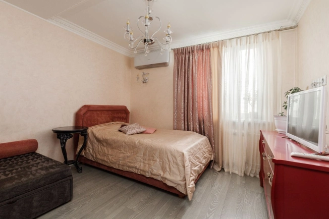 Купить квартиру в Москве. Вариант № 10067492, 27, площадь -  квм, цена 30800000 рублей